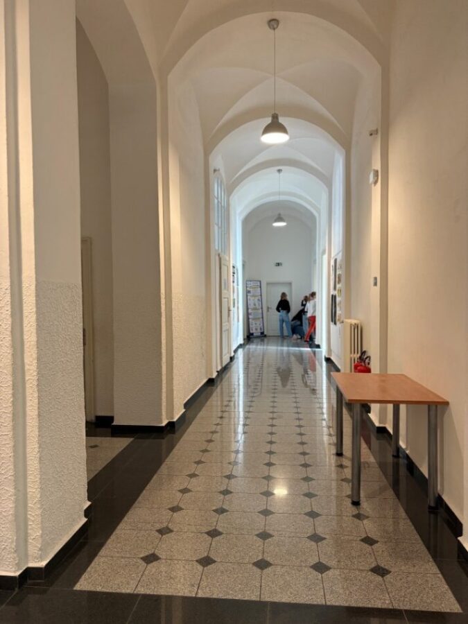 prostory základní školy Basic Brno